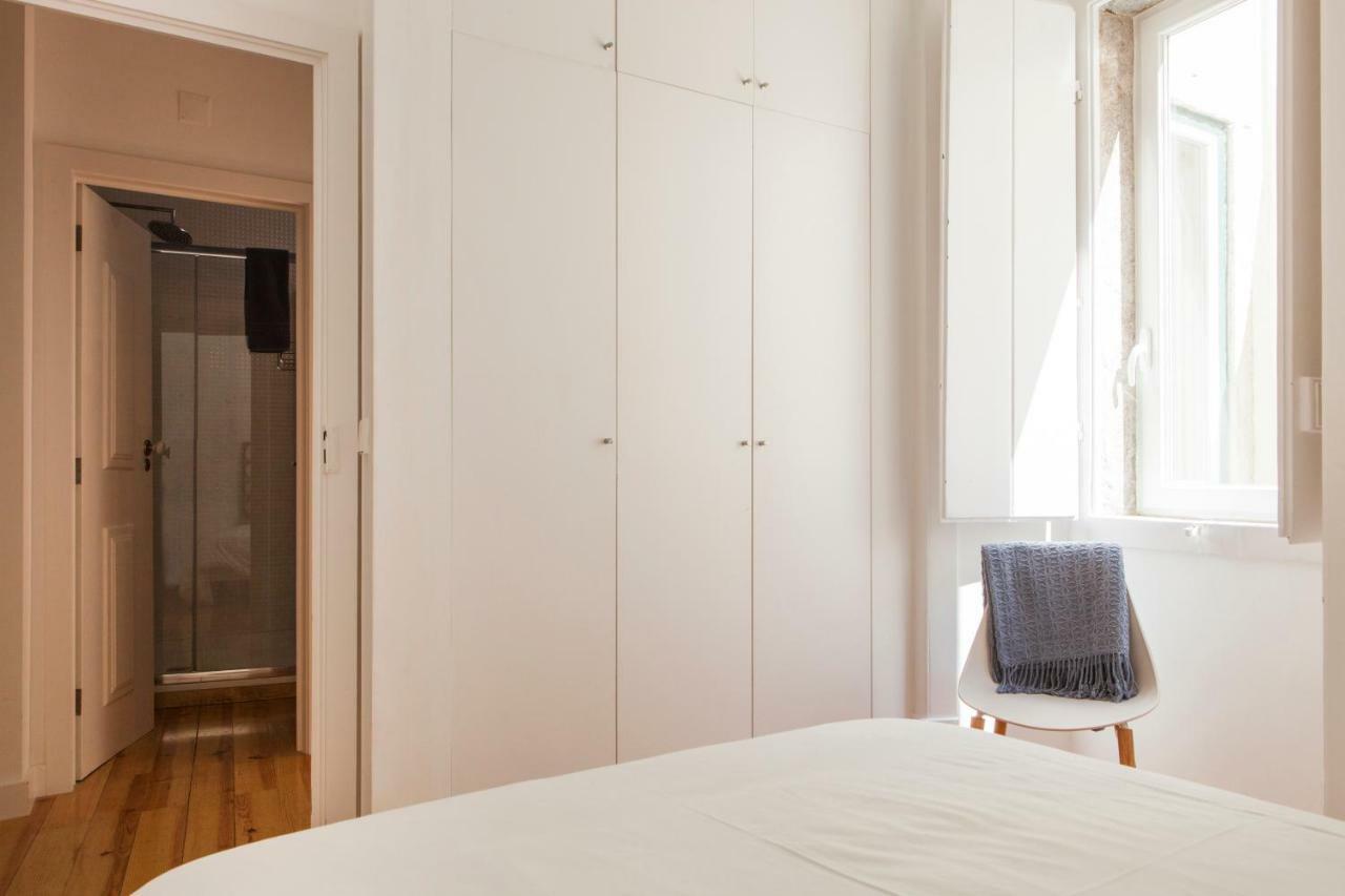 Cozy 1st Floor Flat Chiado District With Balconies And Ac 19th Century Building Appartamento *