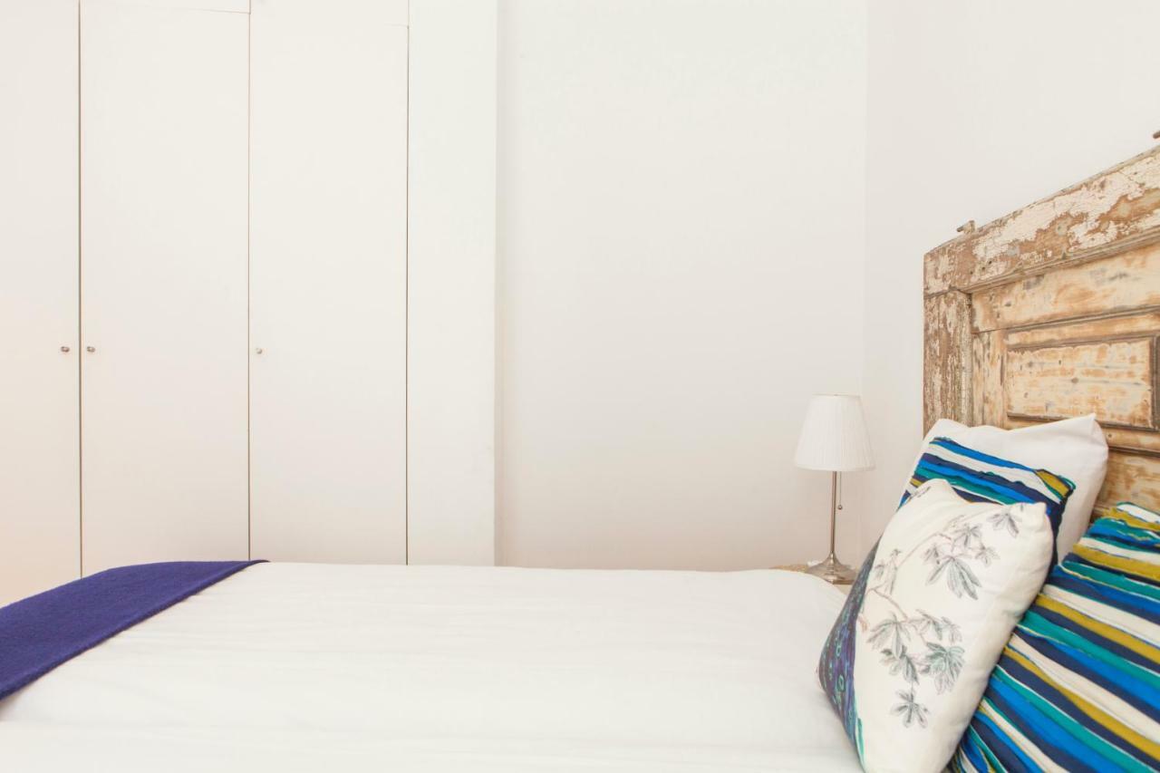 Cozy 1st Floor Flat Chiado District With Balconies And Ac 19th Century Building Lisbona