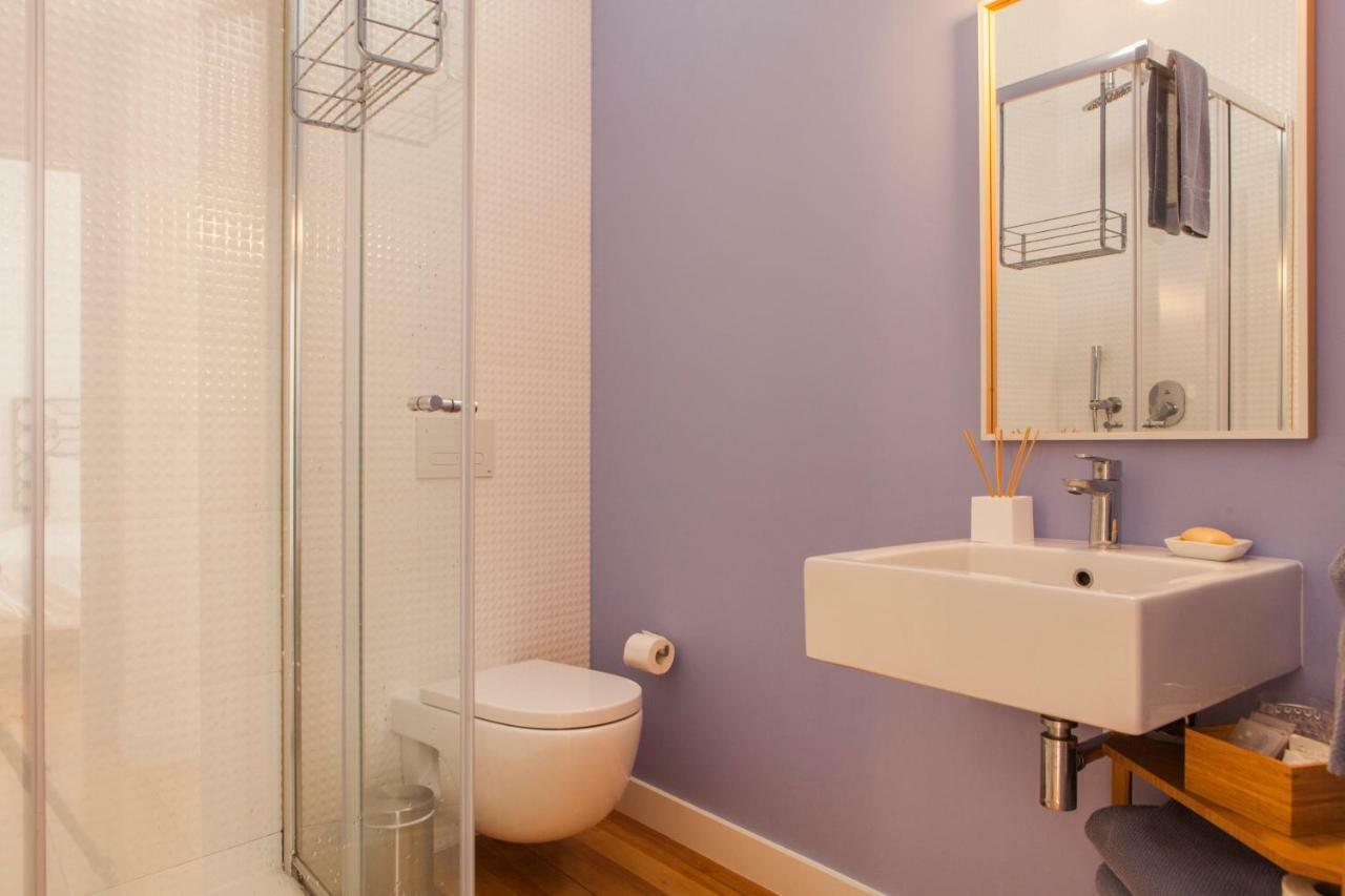 Cozy 1st Floor Flat Chiado District With Balconies And Ac 19th Century Building Lisbona