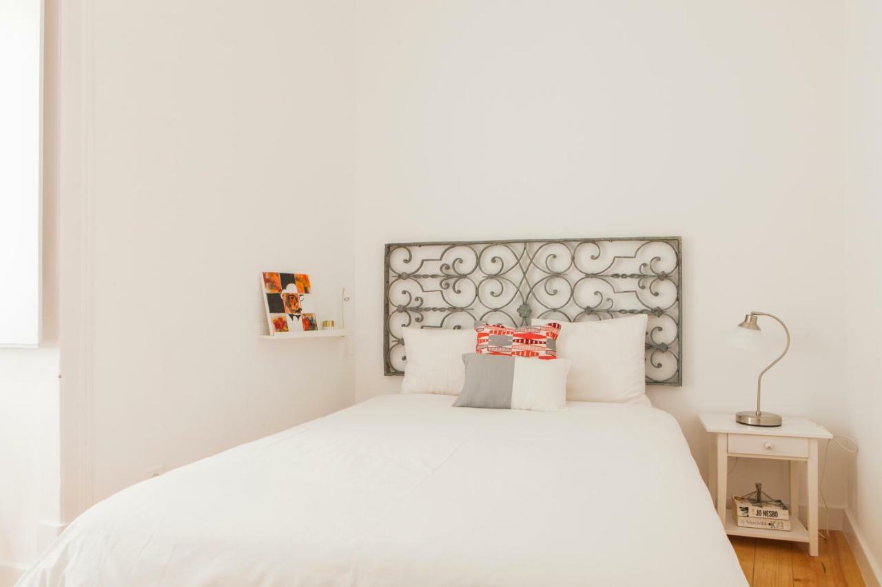 Cozy 1st Floor Flat Chiado District With Balconies And Ac 19th Century Building Appartamento *