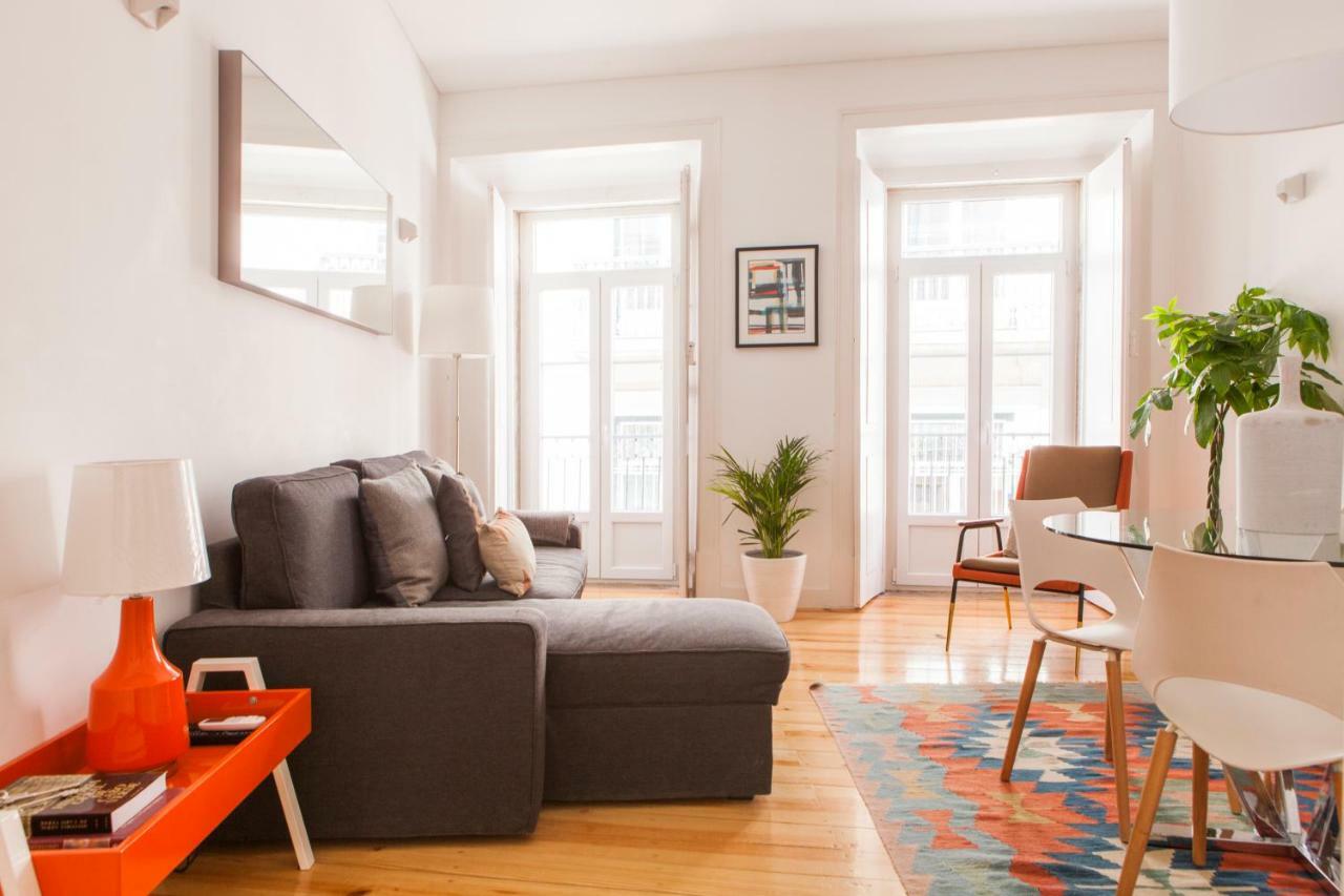 Appartamento Cozy 1st Floor Flat Chiado District With Balconies And Ac 19th Century Building *
