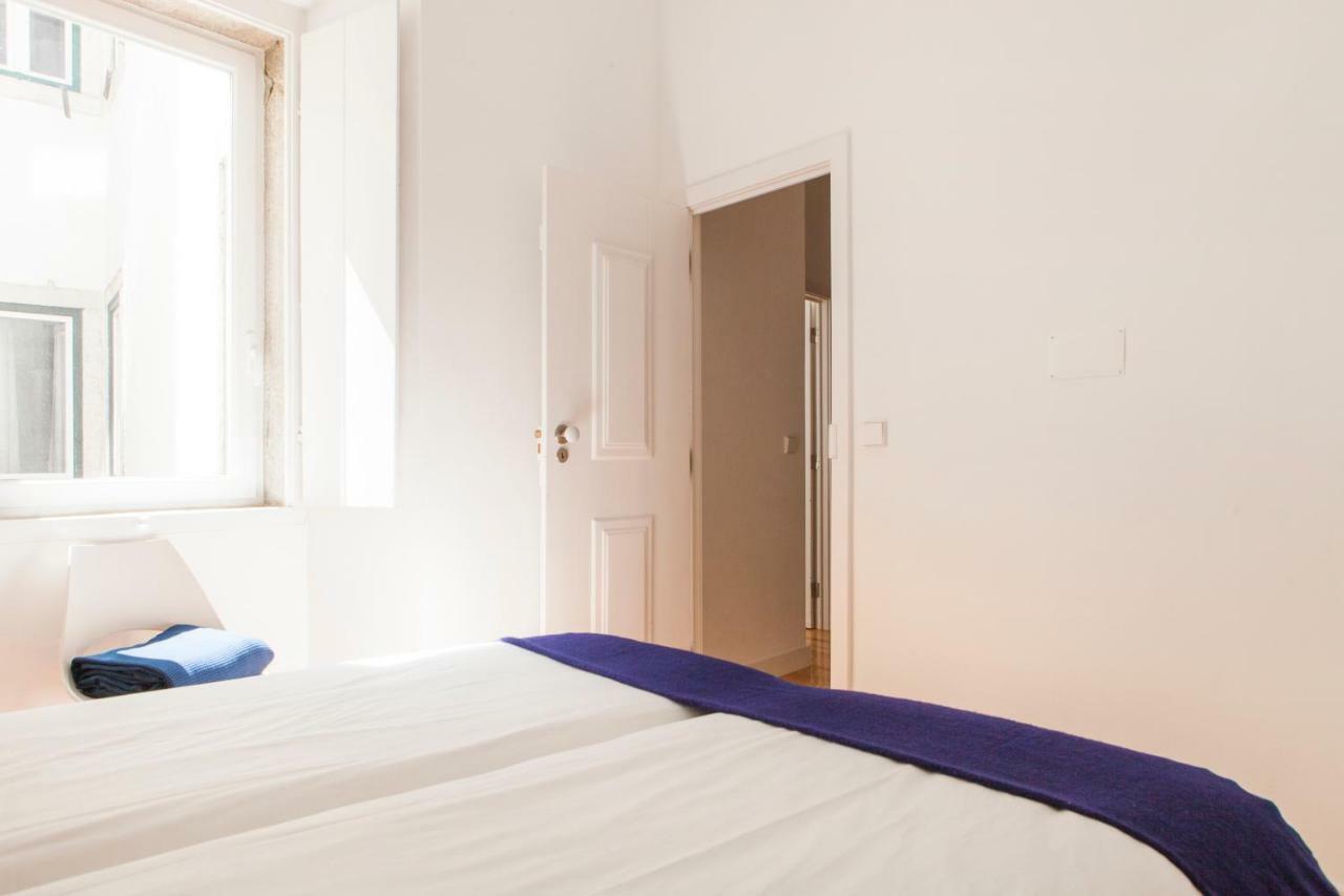 Cozy 1st Floor Flat Chiado District With Balconies And Ac 19th Century Building * Lisbona