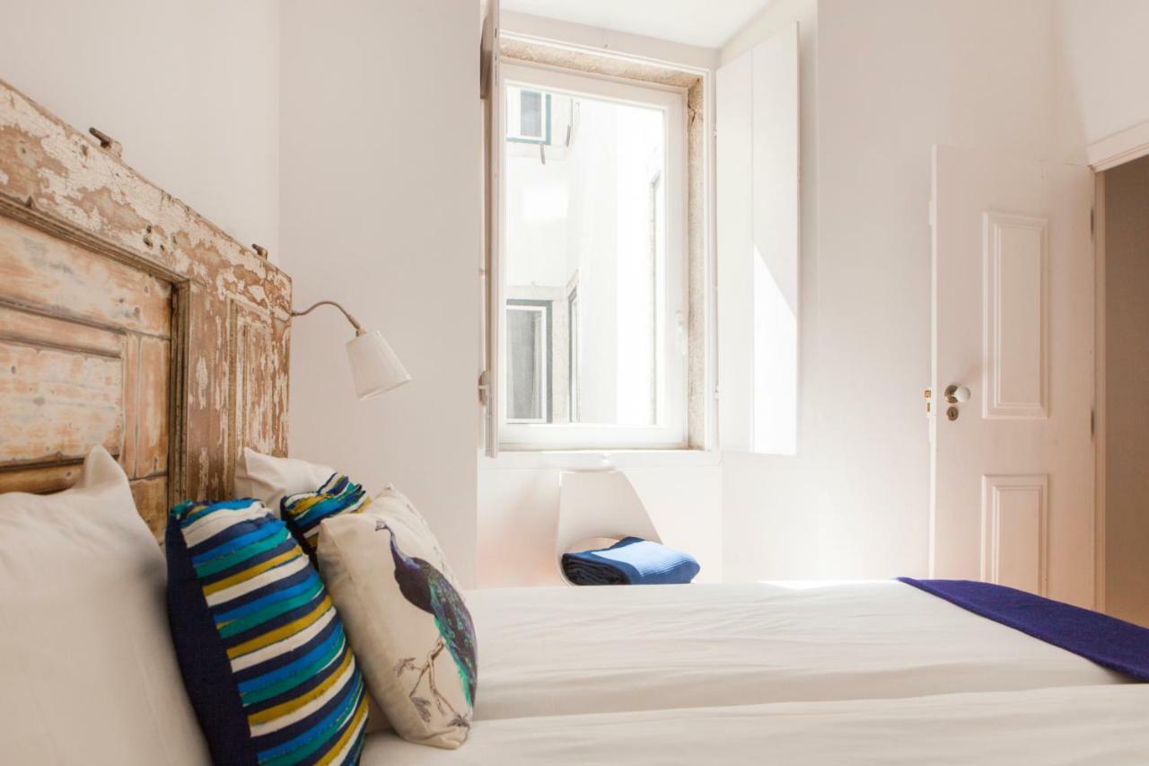 Cozy 1st Floor Flat Chiado District With Balconies And Ac 19th Century Building * Lisbona