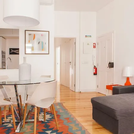 Cozy 1St Floor Flat Central Chiado District With Balconies And Ac 19Th Century Building Lisbon Exterior photo