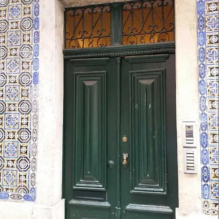 Cozy 1St Floor Flat Central Chiado District With Balconies And Ac 19Th Century Building Lisbon Exterior photo