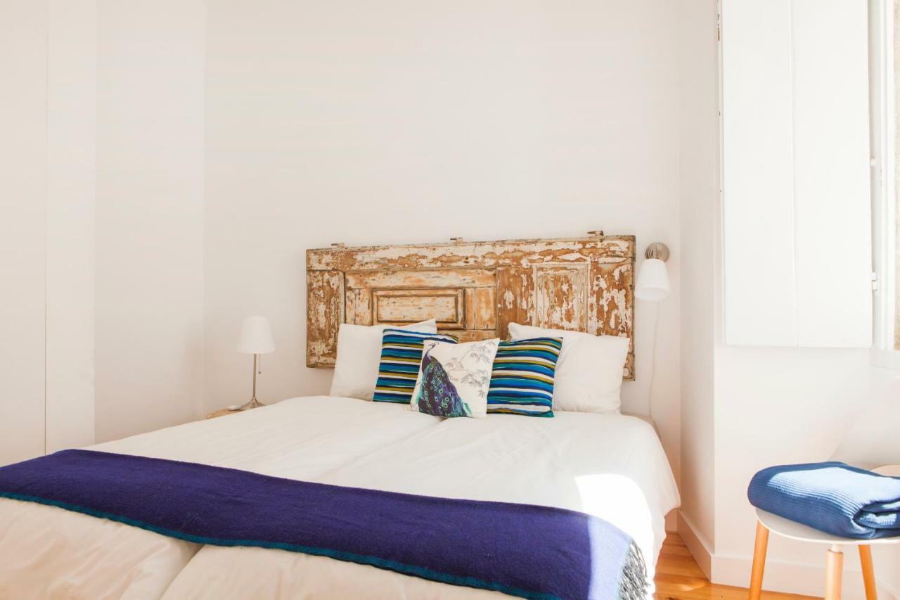 Cozy 1st Floor Flat Chiado District With Balconies And Ac 19th Century Building Apartment Lisbon
