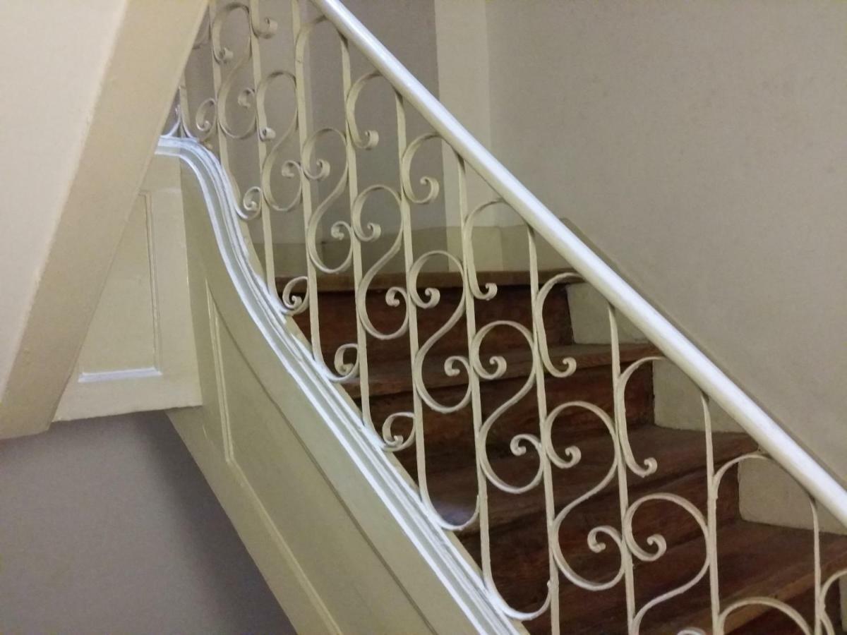 Cozy 1st Floor Flat Chiado District With Balconies And Ac 19th Century Building * Lisbon